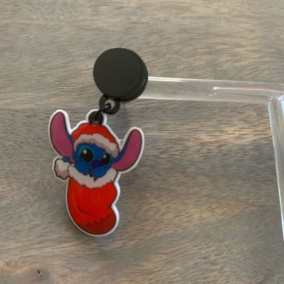 Lilo and Stitch Chris Earrings - Picture 3 of 6